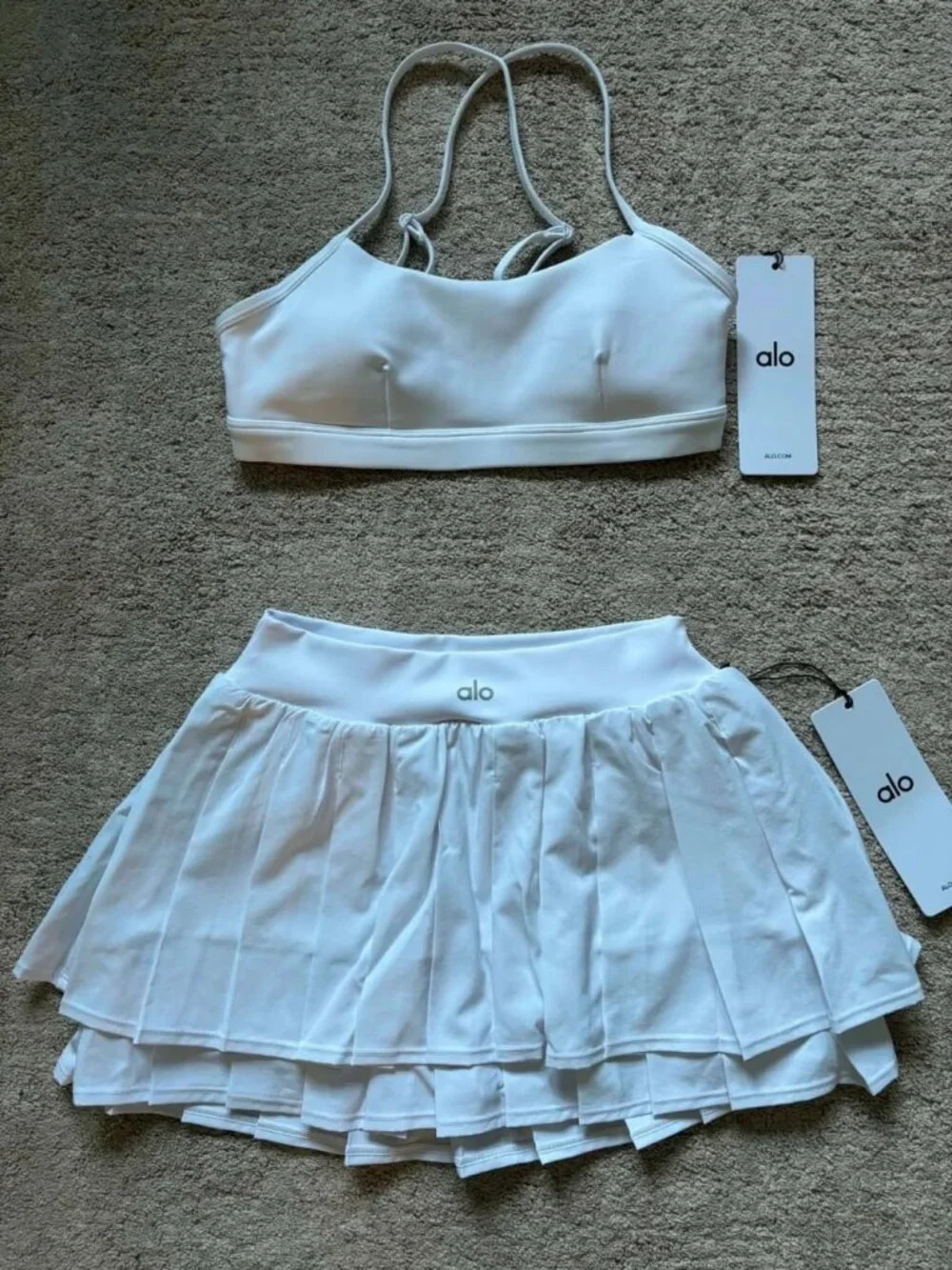 Alo Yoga Double Take Tennis Skirt & Airlift Intrigue Bra Set White Size S